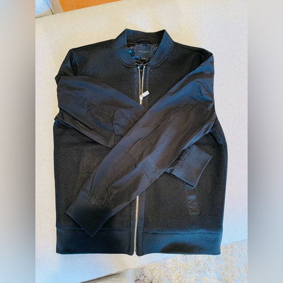 Jack Jones Men’s mesh bomber Jacket in Black - Picture 3 of 3